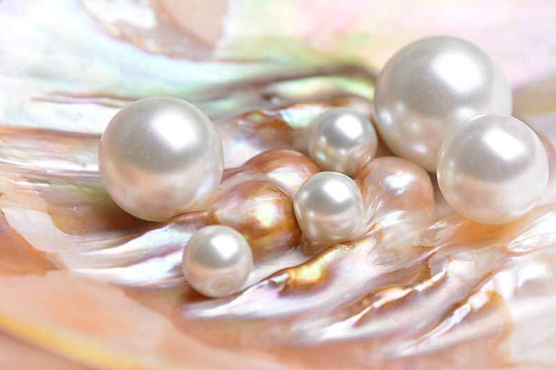 Where Does the Beauty of Real Pearls Come From? – Fashion Gone Rogue