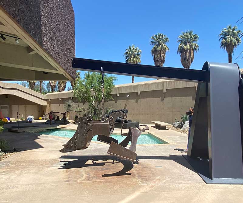 Ol' One Tooth by Mark Di Suvero