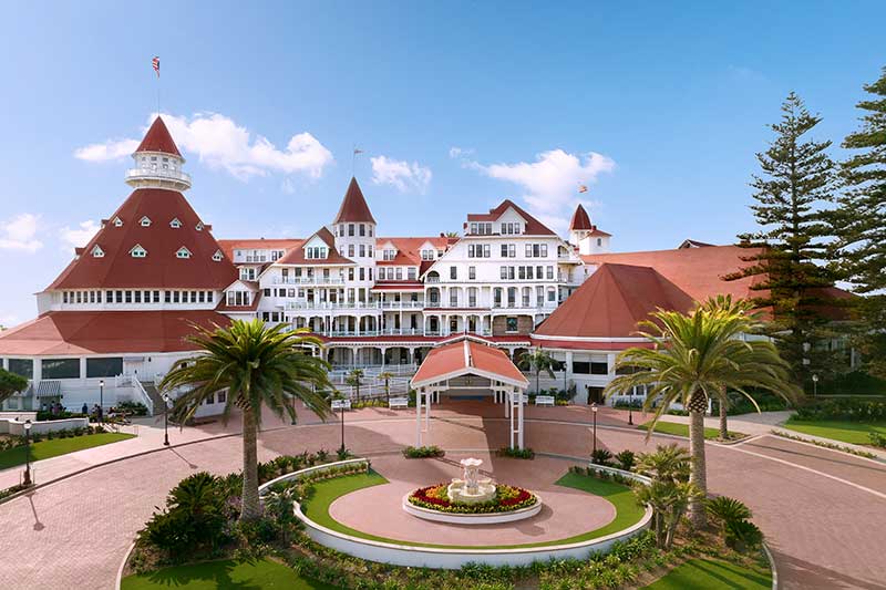 Front entrance of the Hotel del Coronado