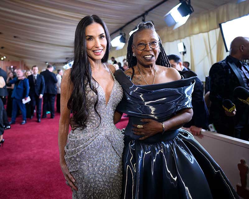 Academy-Awards-004 Whoopi Goldberg and Demi Moore arrive on the red carpet of the 97th Oscars®