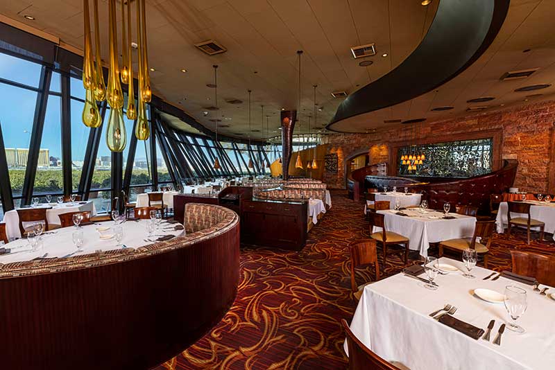 Panevino-007 Every seat in the house is privileged with a view, from the power booths and intimate four-tops to the grand, tufted oval banquette