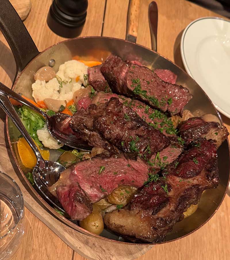 Côte de bœuf maturée at Gueuleton Crans-Montana