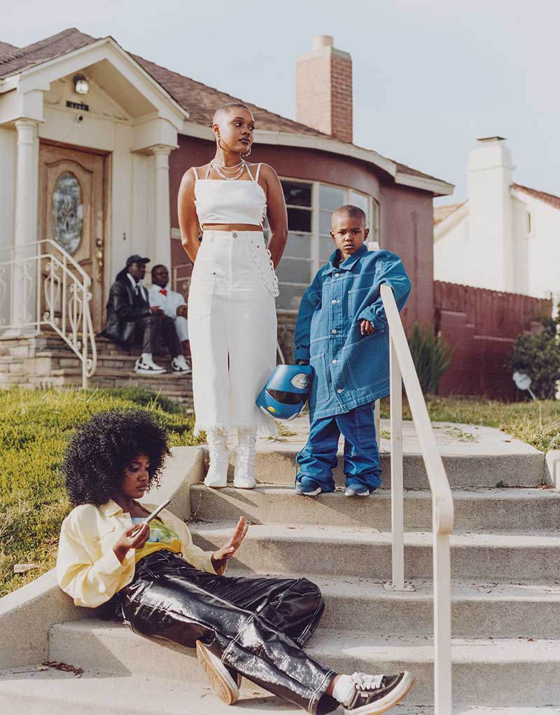 Micaiah Carter, Family, 2020, Los Angeles County Museum of Art, purchased with funds provided by the Ralph M. Parsons Fund, © Micaiah Carter, photograph courtesy of the artist and Sarah Hasted/International Art Advisory