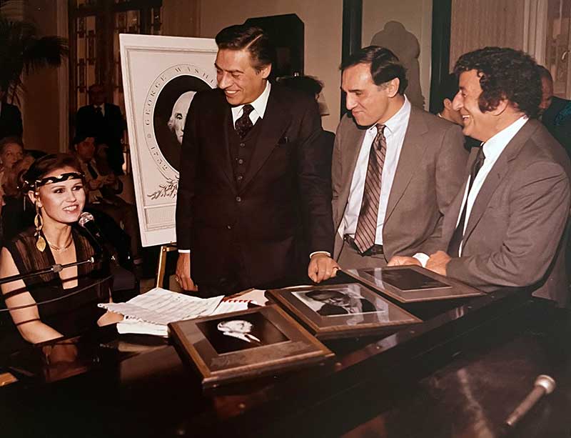  (L-R) Laura Taylor, Jerry Orbach, Tony Lo Bianco, and Tony Bennett at Laura Taylor's opening performance at the Waldorf Astoria Hotel in New York City