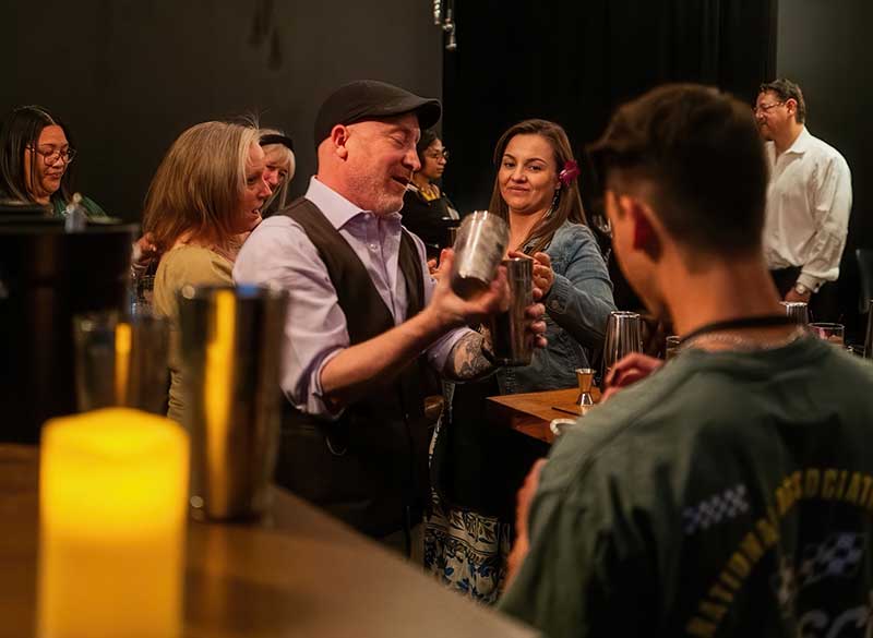 Daniel Ponsky teaches a Mixology Masterclass (The Cabinet of Curiosities)